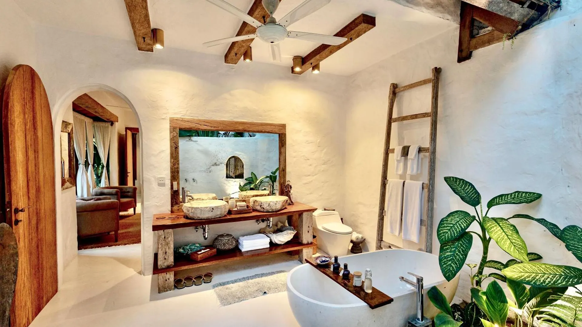Stone House Hotel Ubud  0*, Ubud (Bali)